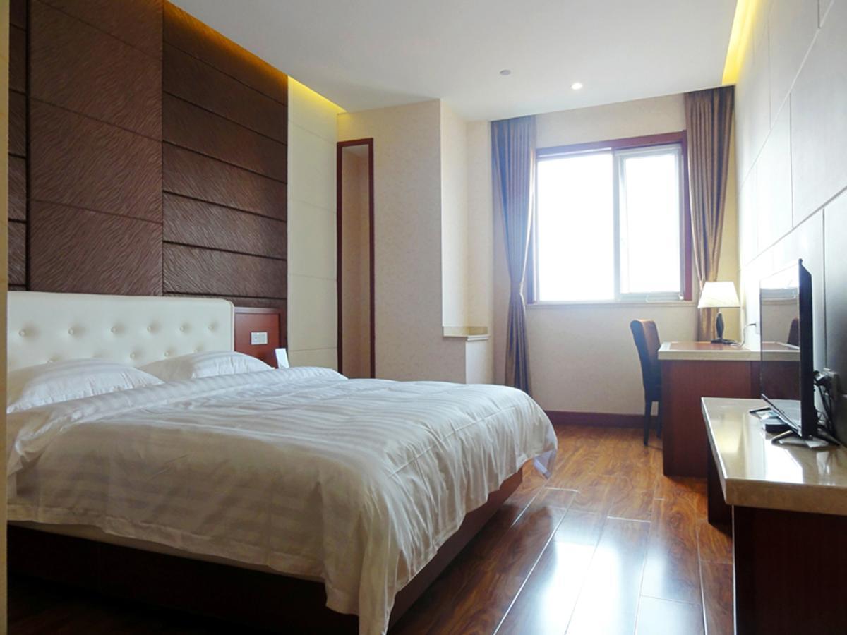 Hua Qi Kaiserdom Hotel Zhongshan Road St Michael'S Cathedral And Zhanqiao Pier Csingtao Kültér fotó